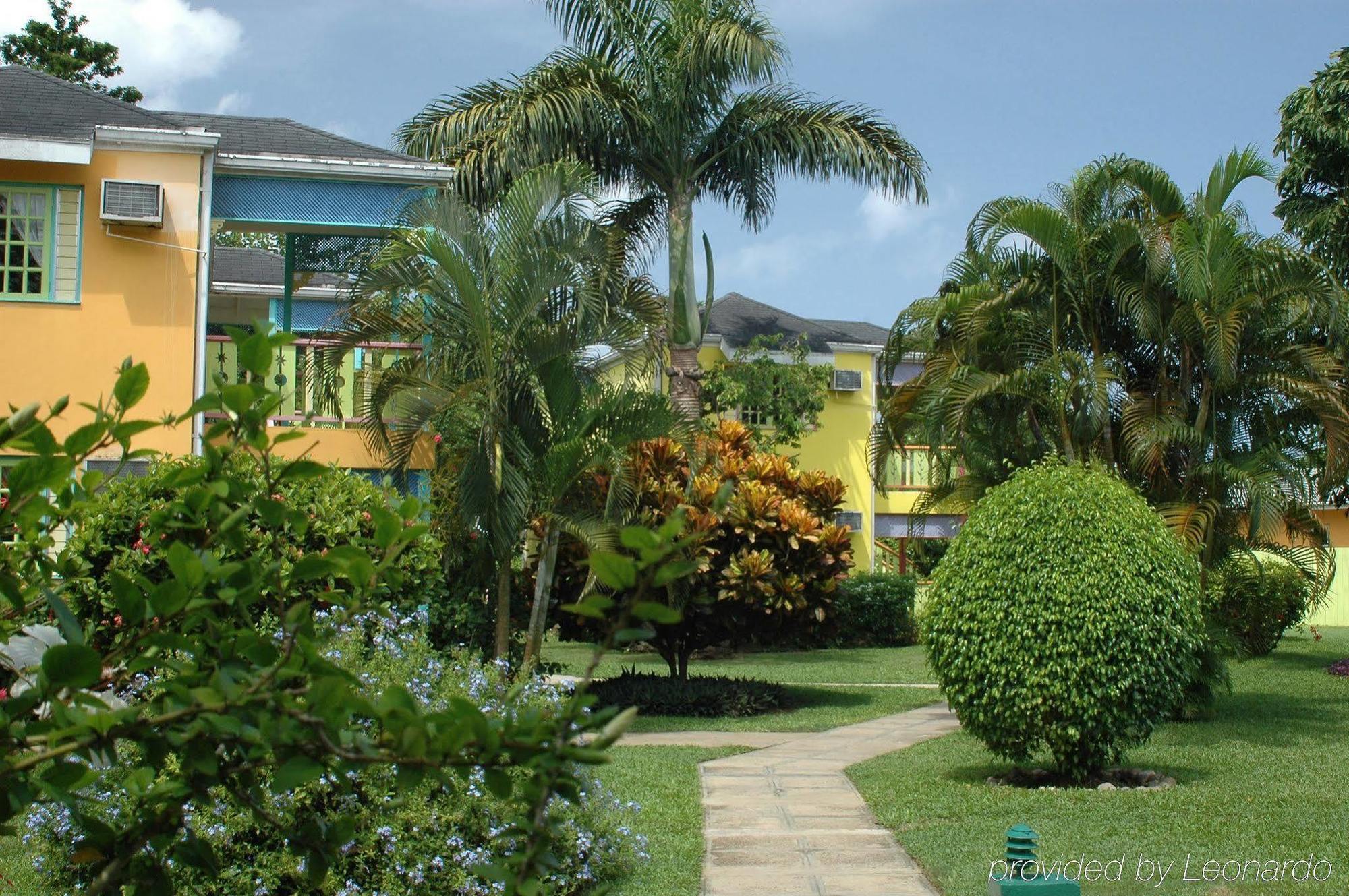 Grand Pineapple Beach Negril Hotel Exterior foto