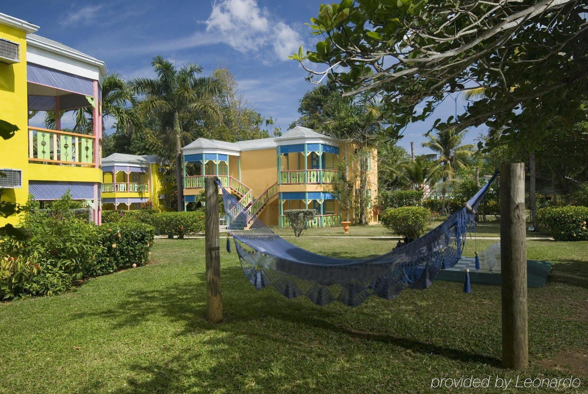 Grand Pineapple Beach Negril Hotel Exterior foto